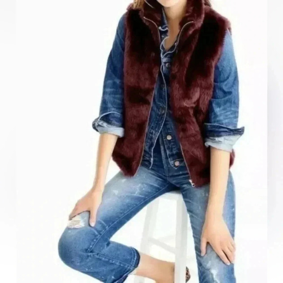 J. Crew | Women's Faux Fur Vest Vivid Burgundy Red Wine Full Zipper Size XXS - Picture 1 of 8